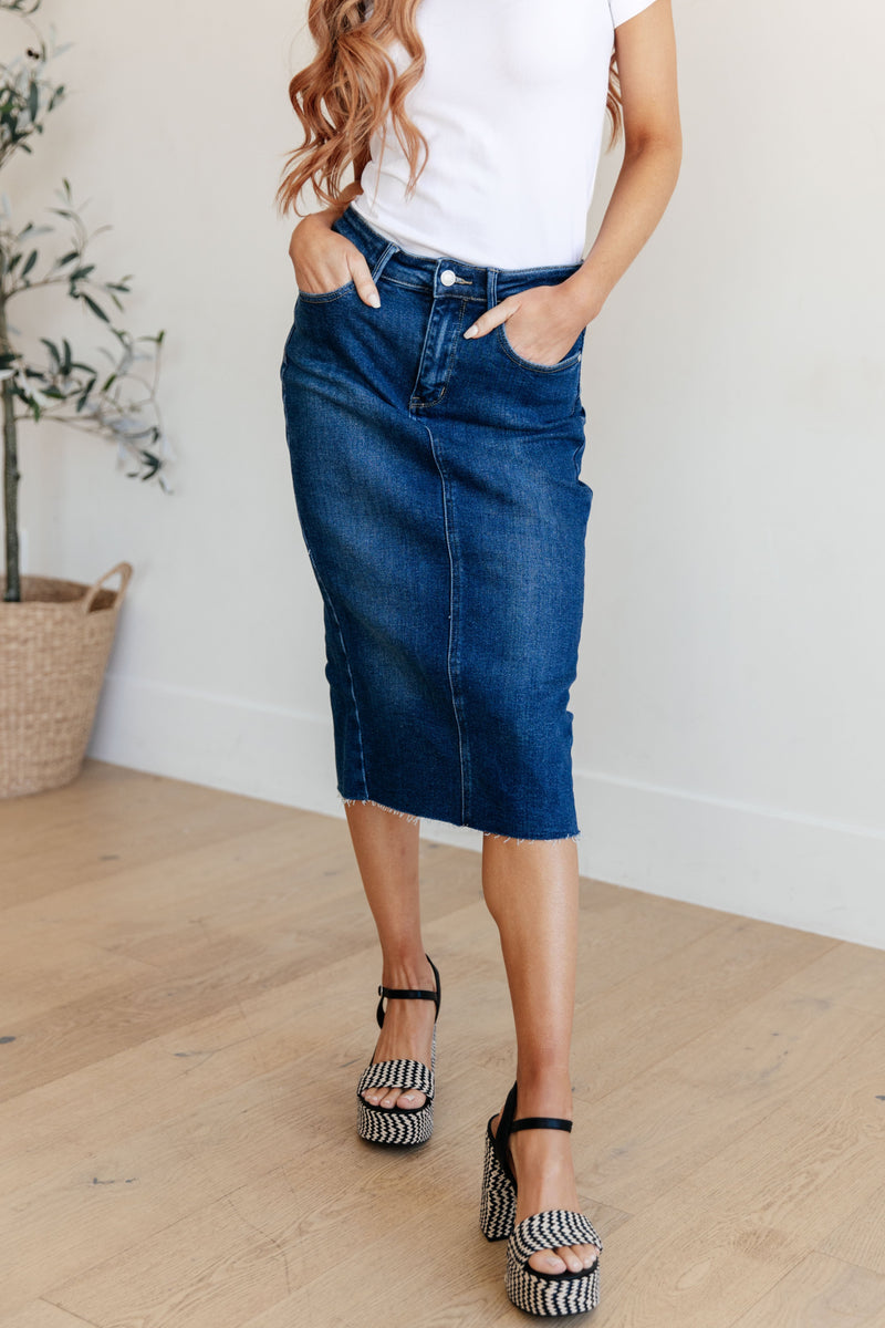 Marcy High Rise Denim Midi Skirt – Betts and Coops Boutique Marcy High Rise Denim Midi Skirt – Betts and Coops Boutique