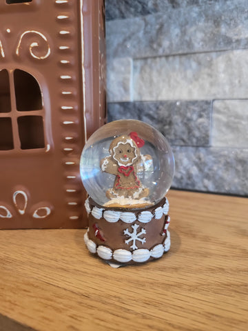 Mini Gingerbread Snowglobe